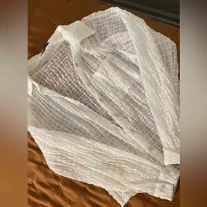 Size medium Sheer white Lulu’s button down